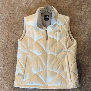 North Face 550 Women’s White Vest